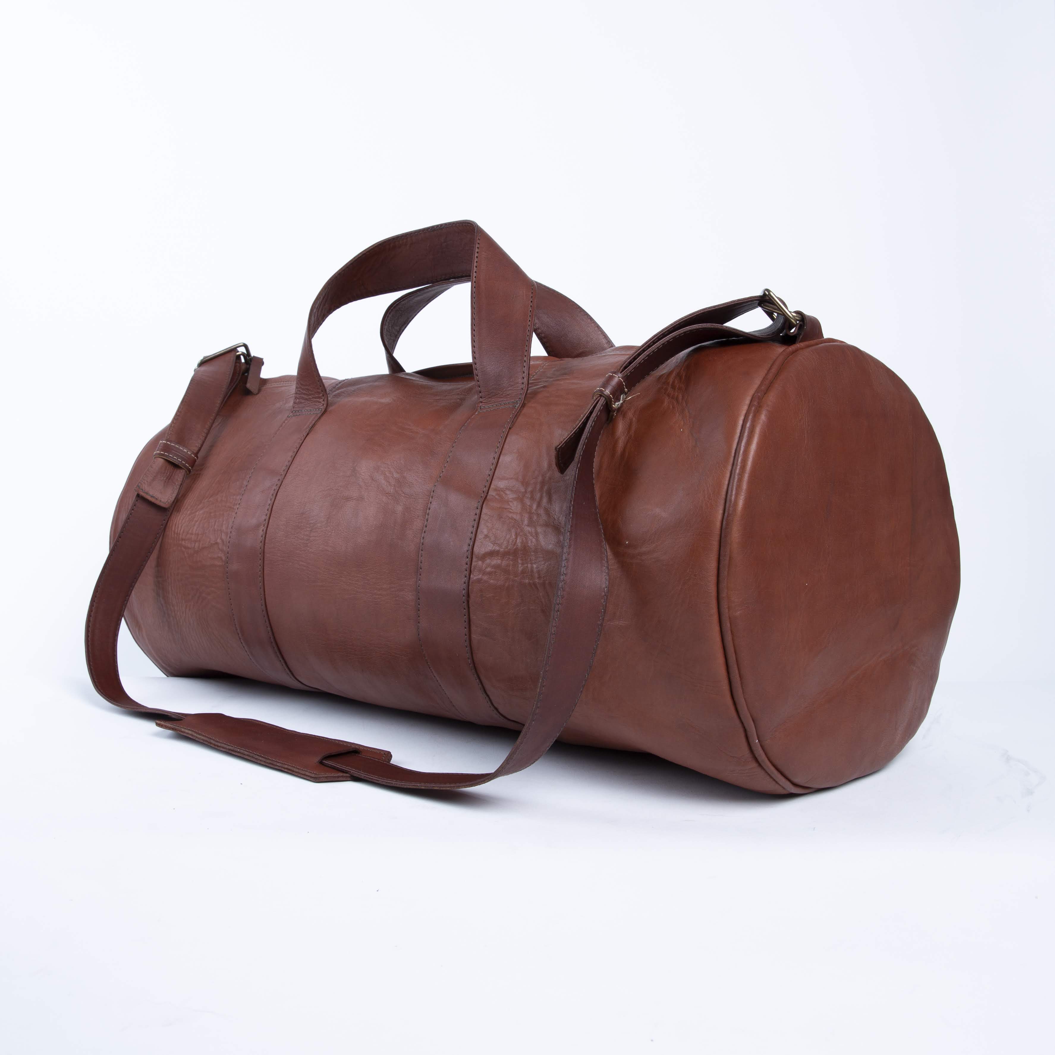 Bati | Brown Leather Duffel Bag | Handmade Leather Goods from Paraguay | Leather weekender, leather duffel bag, leather duffels, leather accessories, bati